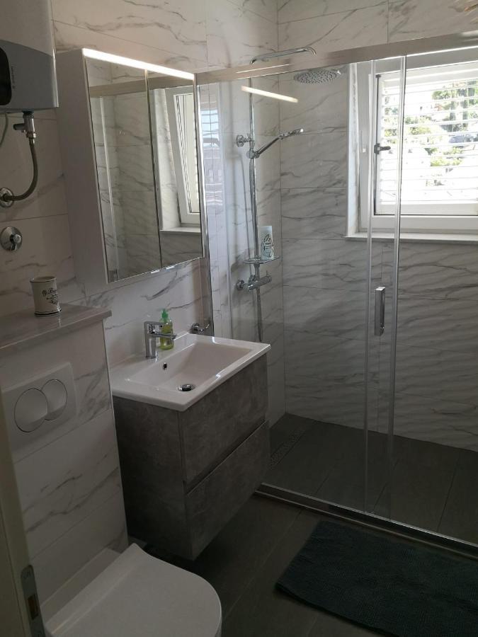 Two Bedroom Apartment With Sea View & Balcony Dubrovnik Ngoại thất bức ảnh